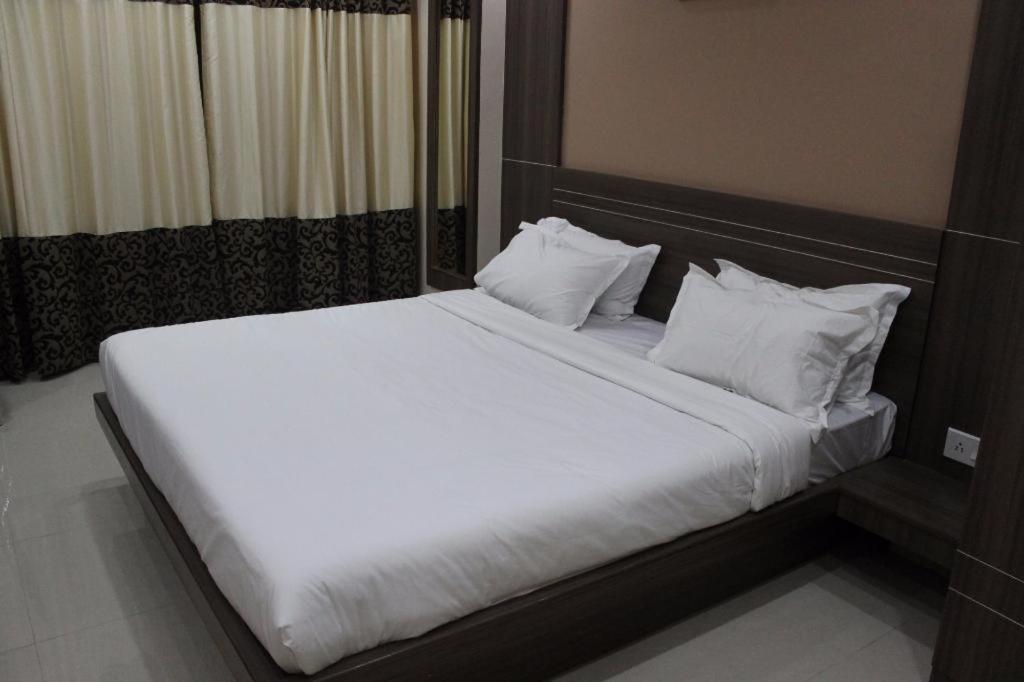 Hotel Mystic Globe Internatioanl